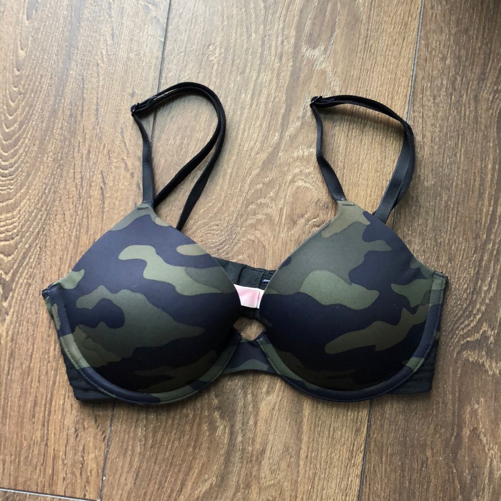 VS Pink Wear Everywhere T-Shirt Lightly Lined Bra